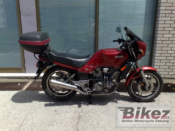 1986 Yamaha XZ 550 photo
